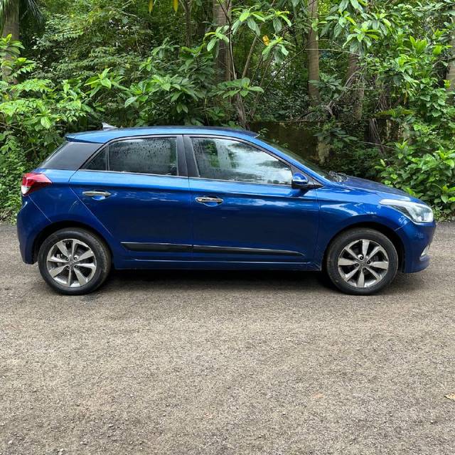 https://images10.gaadi.com/usedcar_image/4597269/original/4bd70cf23ad2639b9593afc56b1e2b25.jpeg?imwidth=6401