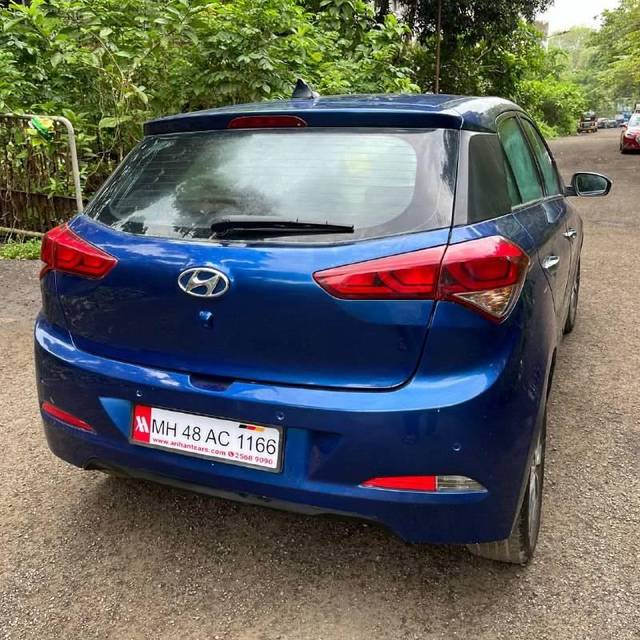 https://images10.gaadi.com/usedcar_image/4597269/original/processed_dca030039d5f563a4f8e4e3239fc3260.jpeg?imwidth=6402