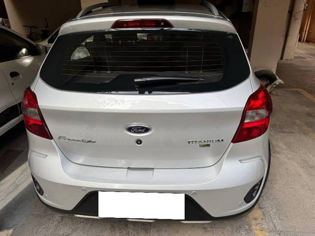 https://images10.gaadi.com/usedcar_image/4597275/original/processed_c1b4a613-fe87-43d1-8281-b9d2f3272744.jpeg?imwidth=6402