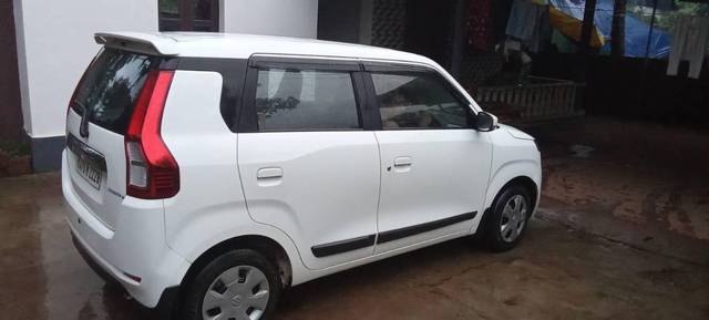 https://images10.gaadi.com/usedcar_image/4597277/original/processed_e784d5de-3d98-4167-8a15-d7f53ec30d97.jpg?imwidth=6401