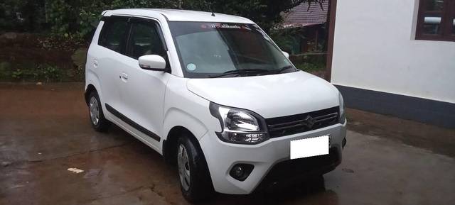 https://images10.gaadi.com/usedcar_image/4597277/original/processed_e7b60e6b-7dac-4eb4-84e2-889b736d6279.jpg?imwidth=6400