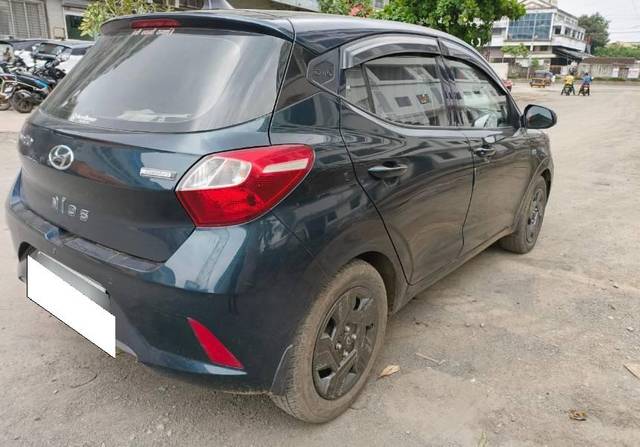 https://images10.gaadi.com/usedcar_image/4597280/original/processed_dfb85c97-9957-4f4c-97be-a2cd061a0af4.jpg?imwidth=6402