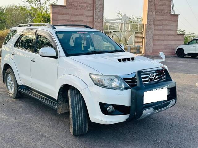 https://images10.gaadi.com/usedcar_image/4597287/original/processed_7fce6148-f12a-40a5-8cb4-7fc0fcb7d62a.jpeg?imwidth=6400