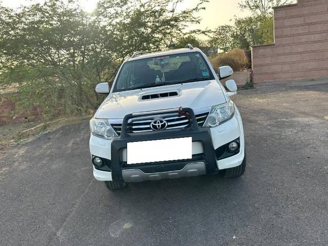 https://images10.gaadi.com/usedcar_image/4597287/original/processed_cb5c255e-ff6f-4aa4-a045-ffb047db31c5.jpeg?imwidth=6402