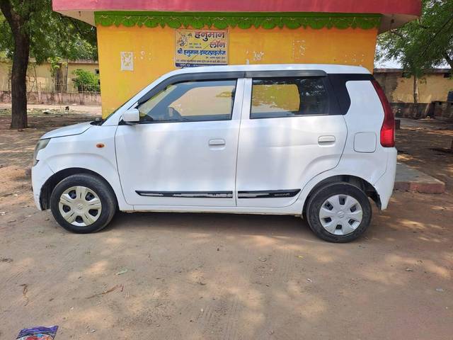 https://images10.gaadi.com/usedcar_image/4597290/original/processed_17157f797d36d89191d2689b3d97597c.jpeg?imwidth=6402