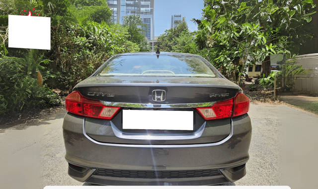 https://images10.gaadi.com/usedcar_image/4597297/original/processed_2f44dc3283cf46e61ab455fe71fa00d9.png?imwidth=6402