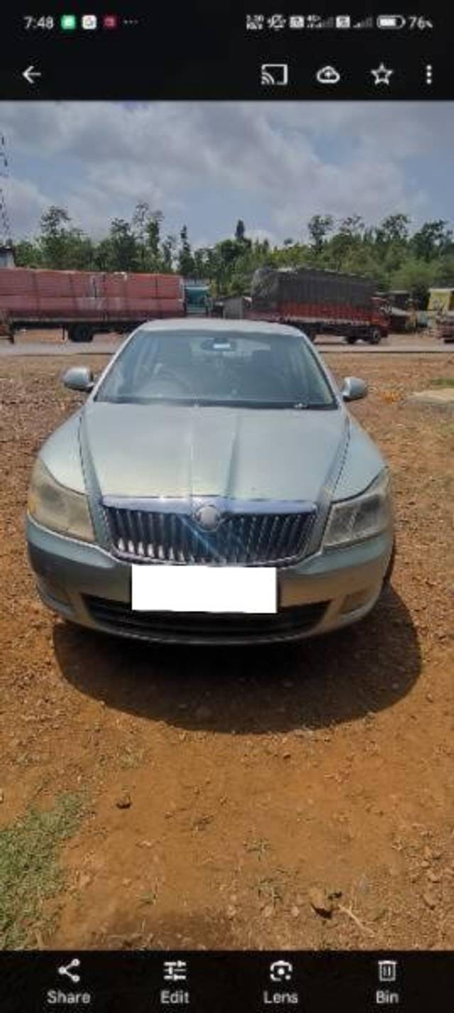 https://images10.gaadi.com/usedcar_image/4597309/original/processed_926fc56e-f5d5-439d-9ed9-981a24bae52b.jpg?imwidth=6401