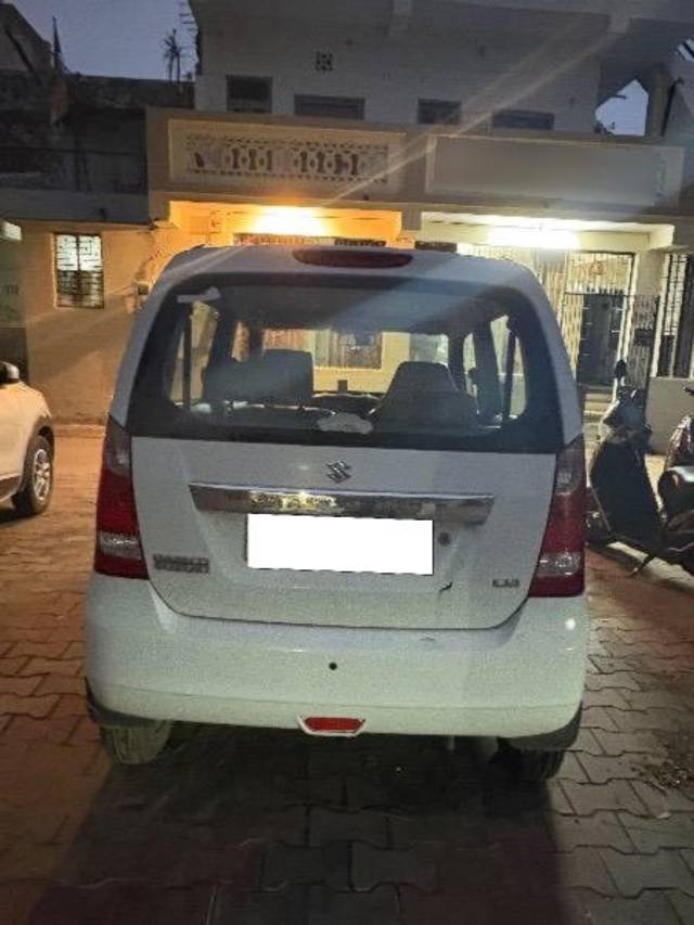 https://images10.gaadi.com/usedcar_image/4597325/original/processed_b02325e7-53fb-4e4e-8c5a-9e6b00dadf00.jpeg?imwidth=6402