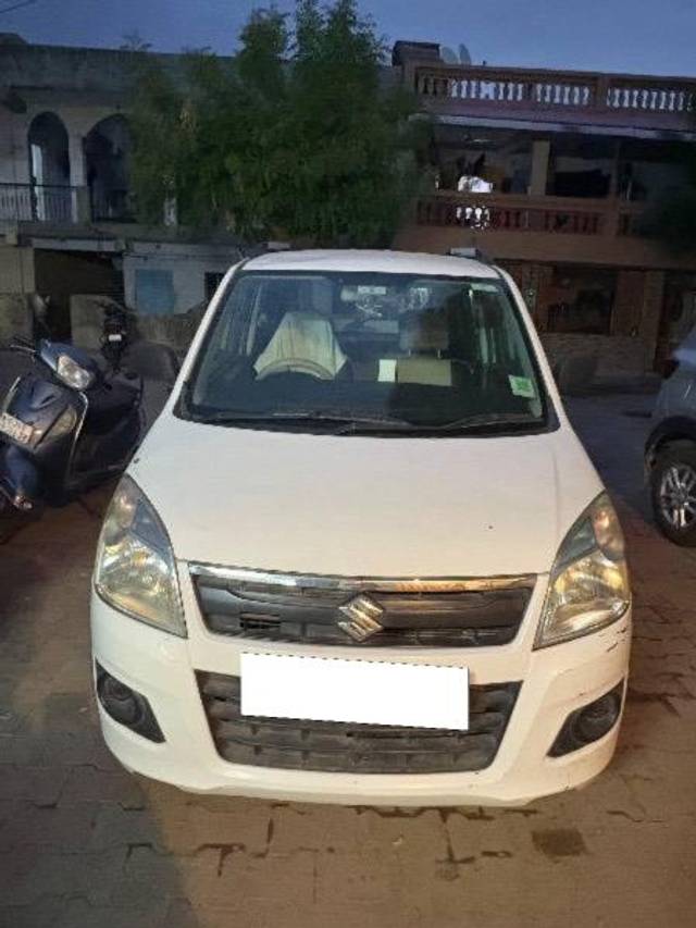 https://images10.gaadi.com/usedcar_image/4597325/original/processed_c4654c47-7712-43ef-bda4-33765580a536.jpeg?imwidth=6400