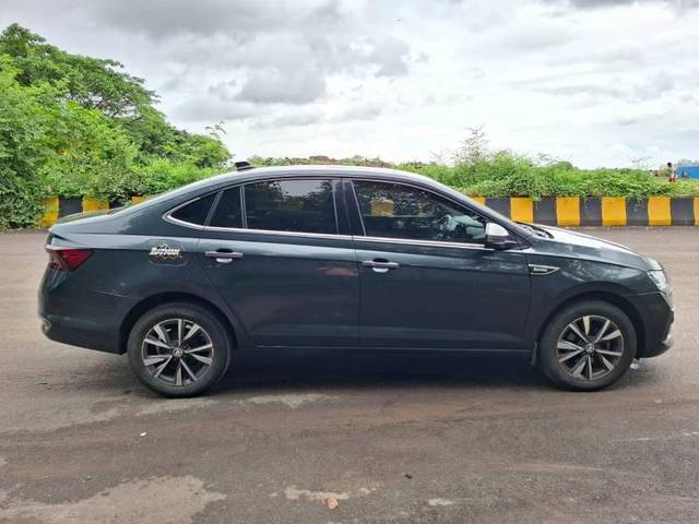 https://images10.gaadi.com/usedcar_image/4597326/original/processed_8eb2b153-5c7d-4120-8804-5442c321b8a2.jpg?imwidth=6401