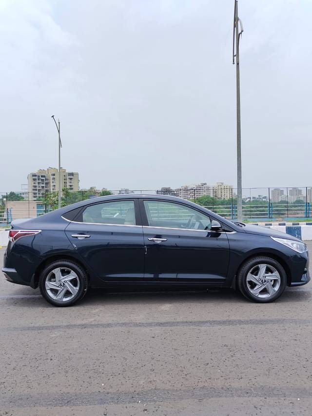 https://images10.gaadi.com/usedcar_image/4597327/original/c16d3677ffbe537e529006bf87ea11e0.jpg?imwidth=6401