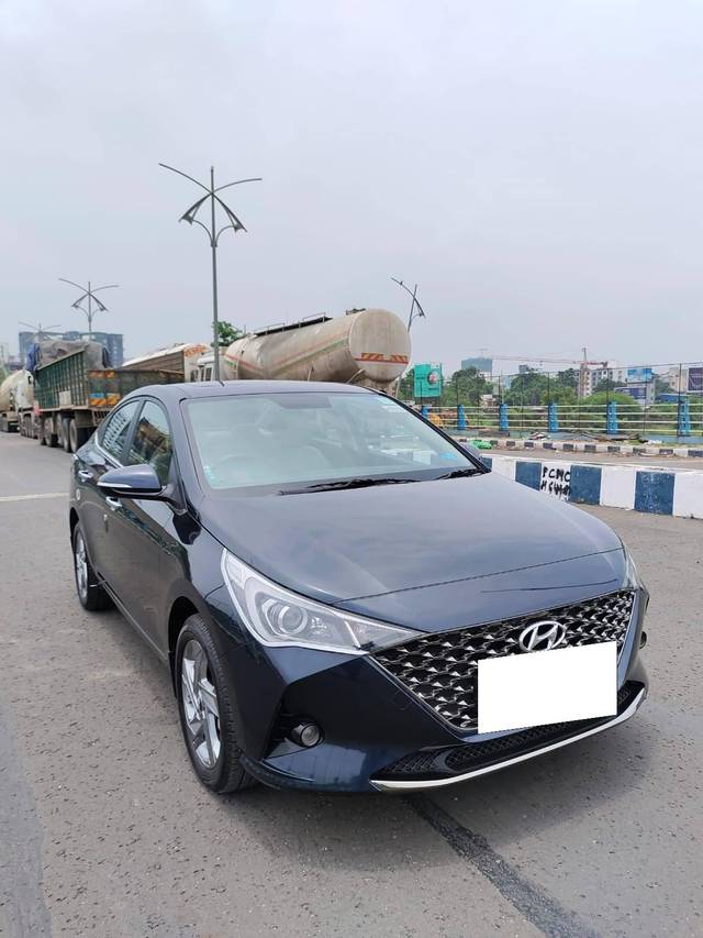 https://images10.gaadi.com/usedcar_image/4597327/original/processed_f15de450d4c920e122b3d18fcb563048.jpg?imwidth=6400