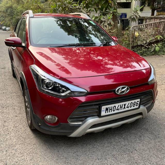 https://images10.gaadi.com/usedcar_image/4597329/original/processed_136ff361bb308c69a89d2e9f0b87896a.jpg?imwidth=6400