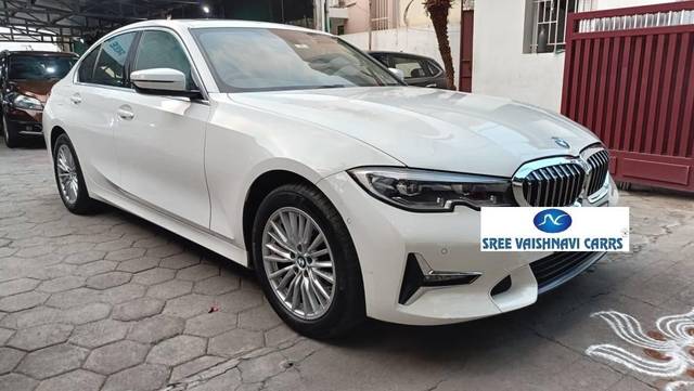 https://images10.gaadi.com/usedcar_image/4597333/original/processed_c59bffe8595b658e01352889a4ea5dfc.jpeg?imwidth=6400