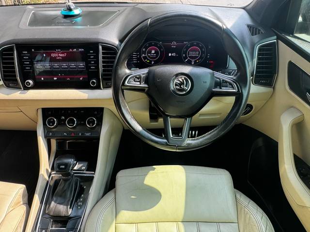 https://images10.gaadi.com/usedcar_image/4597385/original/60a9126f2f38a10764161c224657b233.jpg?imwidth=6402