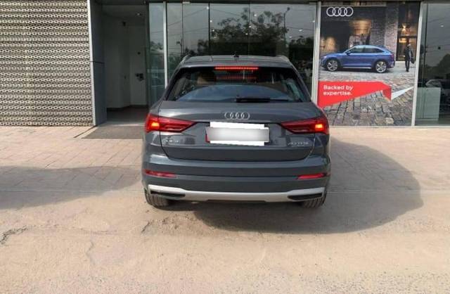 https://images10.gaadi.com/usedcar_image/4597387/original/processed_afbdcc2ecdee8c4360b89eec464506b5.jpg?imwidth=6401
