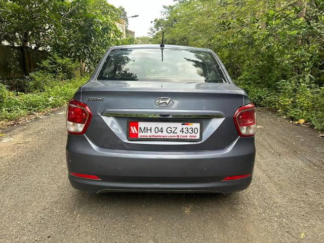 https://images10.gaadi.com/usedcar_image/4597402/original/processed_0d590e050d3a3edff40ffaa2ac138b37.jpeg?imwidth=6402