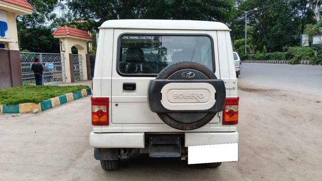 https://images10.gaadi.com/usedcar_image/4597403/original/processed_6252cd9f36dd2f7e583d75981d7a7f6b.jpg?imwidth=6401