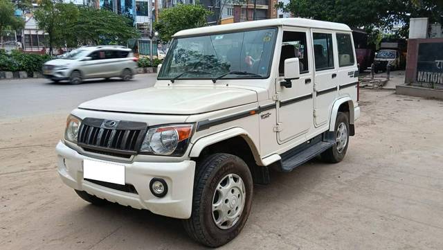 https://images10.gaadi.com/usedcar_image/4597403/original/processed_dde6cb68effb447f70b770bd81b1272b.jpg?imwidth=6402