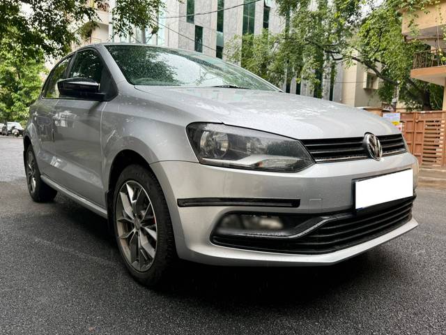https://images10.gaadi.com/usedcar_image/4597421/original/processed_cf139d28b45fe4a8d5e1c3cff5b16438.jpg?imwidth=6400
