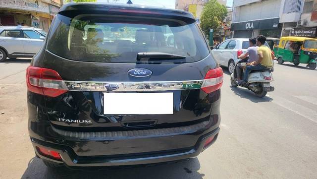 https://images10.gaadi.com/usedcar_image/4597433/original/processed_eb85259c-b3c7-47ae-b62b-ec6b7b8e91bb.jpg?imwidth=6401