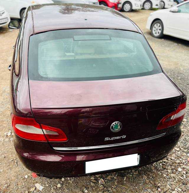 https://images10.gaadi.com/usedcar_image/4597438/original/processed_4bee1961-44f5-43ef-b954-a8123d68cf0c.jpg?imwidth=6402