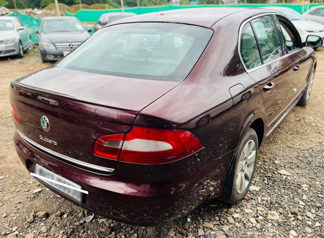 https://images10.gaadi.com/usedcar_image/4597438/original/processed_b1c3311a-e3b0-4475-93b4-101b14254701.jpg?imwidth=6401