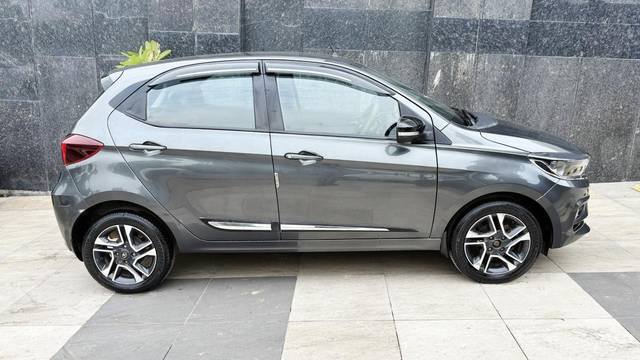 https://images10.gaadi.com/usedcar_image/4597442/original/207b3dd48d6612dcd054f407d446a79d.jpg?imwidth=6401