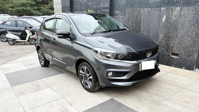 https://images10.gaadi.com/usedcar_image/4597442/original/processed_649daa3a9422451b1a2111498be08e5d.jpg?imwidth=6400