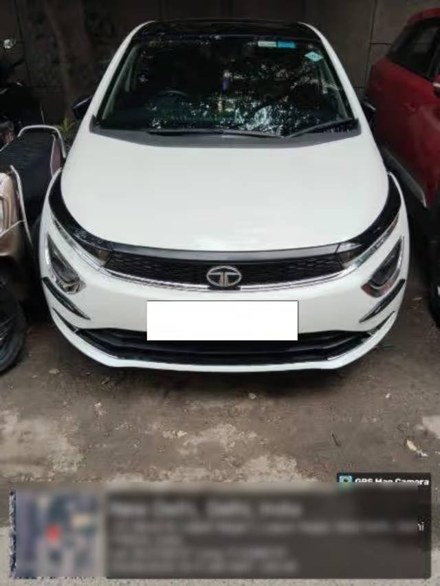 https://images10.gaadi.com/usedcar_image/4597443/original/08ae860f-0851-47d3-ba47-22488860bb8c.png?imwidth=6401
