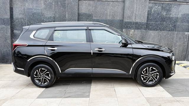 https://images10.gaadi.com/usedcar_image/4597449/original/edf2ca9bf9509bfcc4ccb3d613dda001.jpg?imwidth=6401