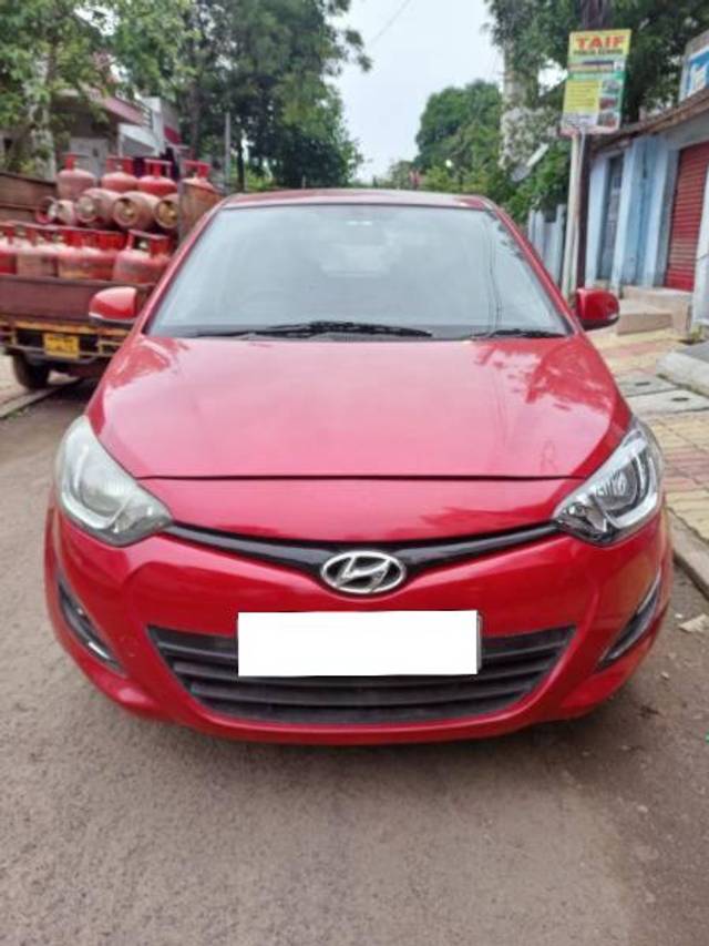 https://images10.gaadi.com/usedcar_image/4597450/original/processed_c62c54cf-1b1b-4cd8-8b26-a3a85947f25a.jpeg?imwidth=6400