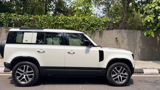 https://images10.gaadi.com/usedcar_image/4597452/original/a5be68a6d0854281c3926f6480a1e0a6.jpg?imwidth=6401