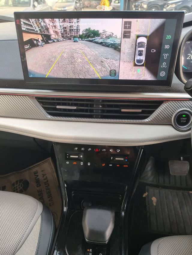 https://images10.gaadi.com/usedcar_image/4597464/original/2daf043b8efdb6f4b9c9ae39e84fa5b4.jpeg?imwidth=6401