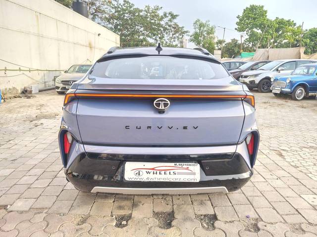 https://images10.gaadi.com/usedcar_image/4597464/original/processed_da7a305a88dba1065c77739a660e1155.jpeg?imwidth=6402