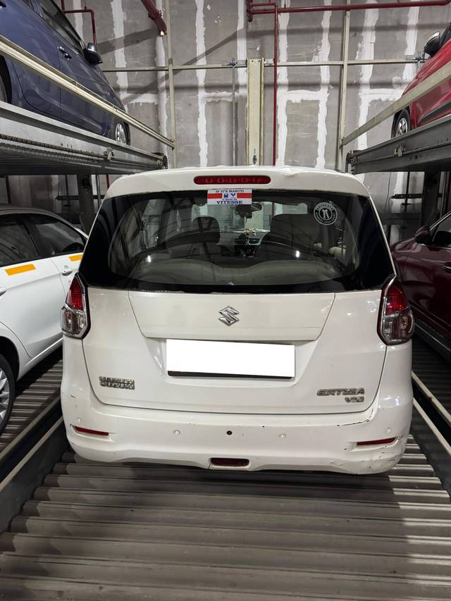 https://images10.gaadi.com/usedcar_image/4597477/original/processed_62142df41e34dcd37189595b96bdd4d0.jpg?imwidth=6401