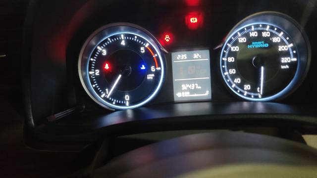 https://images10.gaadi.com/usedcar_image/4597487/original/704fdfd97c12e4c4469067c2d5deafd7.jpg?imwidth=6402
