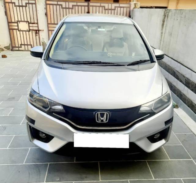 https://images10.gaadi.com/usedcar_image/4597494/original/processed_b537c4ae-7231-467e-9077-013878bf5564.jpg?imwidth=6401
