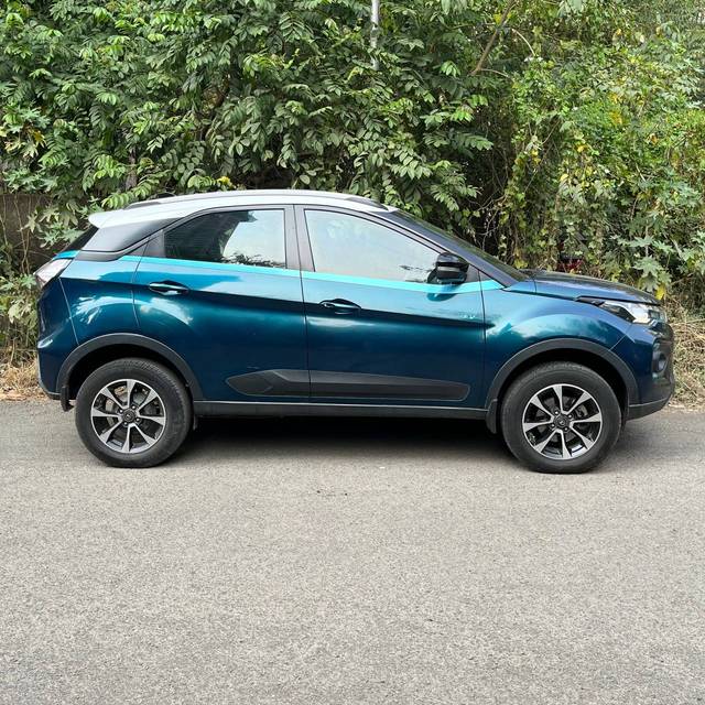 https://images10.gaadi.com/usedcar_image/4597508/original/840a68aa2a4e0edf988805852870218f.jpg?imwidth=6401