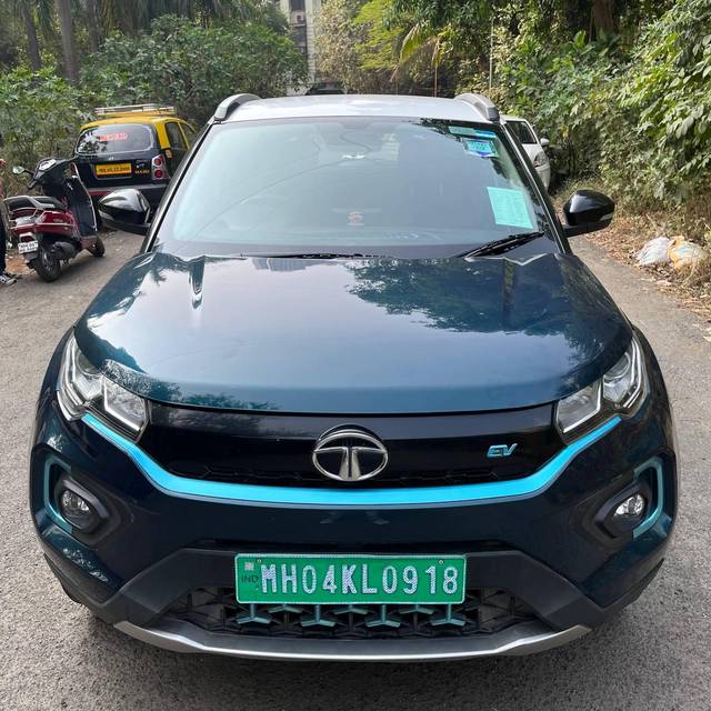 https://images10.gaadi.com/usedcar_image/4597508/original/processed_0097174748c5206db66803a3c58fb284.jpg?imwidth=6400