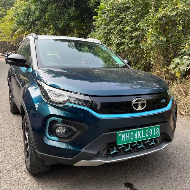 https://images10.gaadi.com/usedcar_image/4597508/original/processed_72bd9c04ce6c8fd4e6a12d18c7384df8.jpg?imwidth=6400