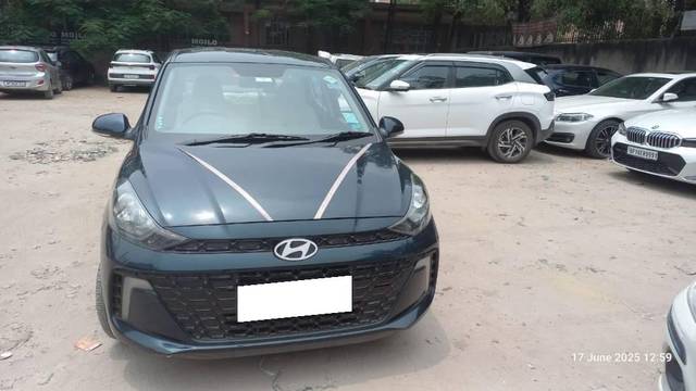 https://images10.gaadi.com/usedcar_image/4597544/original/processed_2c740a50-6795-4ed9-b1d0-49a45a1e8300.jpeg?imwidth=6402