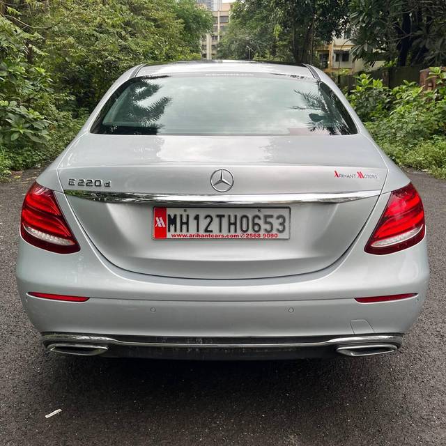 https://images10.gaadi.com/usedcar_image/4597559/original/processed_10b356a1a6f60e996f1acad8dedf4b3d.jpg?imwidth=6402
