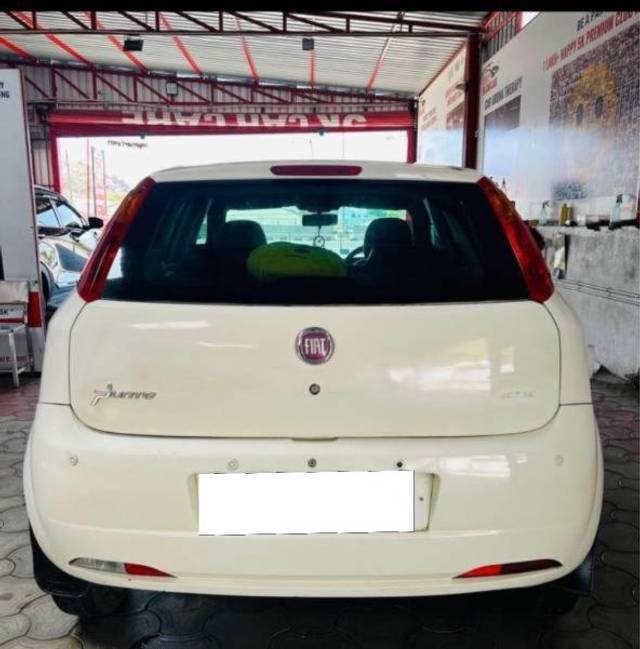 https://images10.gaadi.com/usedcar_image/4597560/original/processed_f5fee970-5c3e-4897-a9d0-c5337cd828aa.jpg?imwidth=6400