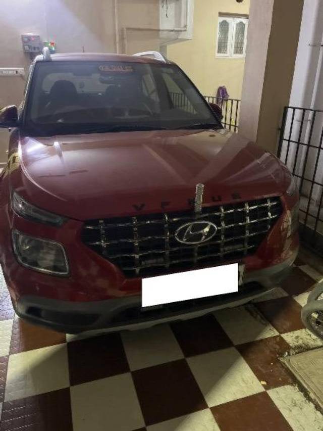 https://images10.gaadi.com/usedcar_image/4597561/original/processed_e3d65602-02f4-4c7e-97f5-a21f101d4229.jpg?imwidth=6400