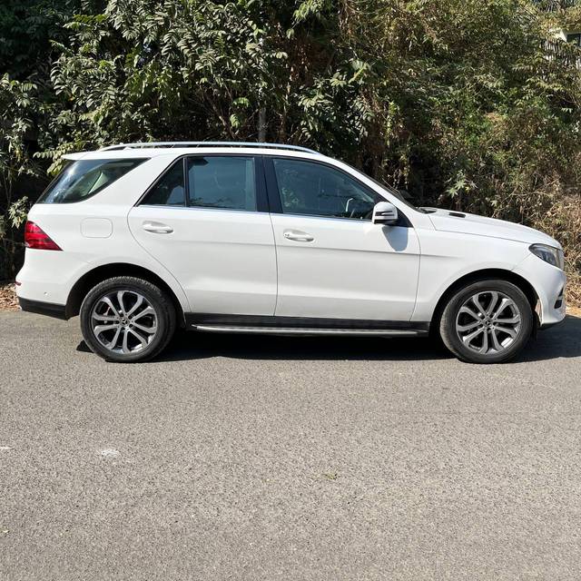 https://images10.gaadi.com/usedcar_image/4597570/original/6e0a3a40b9f31e6203613528e2bc6da5.jpg?imwidth=6401