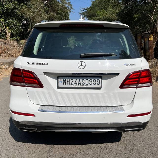 https://images10.gaadi.com/usedcar_image/4597570/original/processed_3857ac8970470947dd4951a6d3d983bf.jpg?imwidth=6402