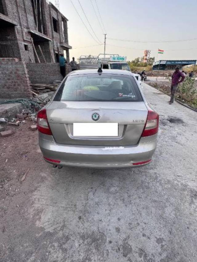 https://images10.gaadi.com/usedcar_image/4597575/original/processed_7a03e172-db9c-421c-affd-9c854bc30666.jpg?imwidth=6401