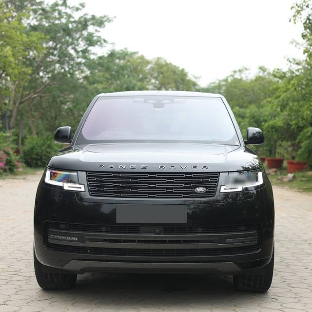 https://images10.gaadi.com/usedcar_image/4597586/original/processed_89d765b9-fdd9-403f-8434-6b8effe588e2.jpg?imwidth=6400