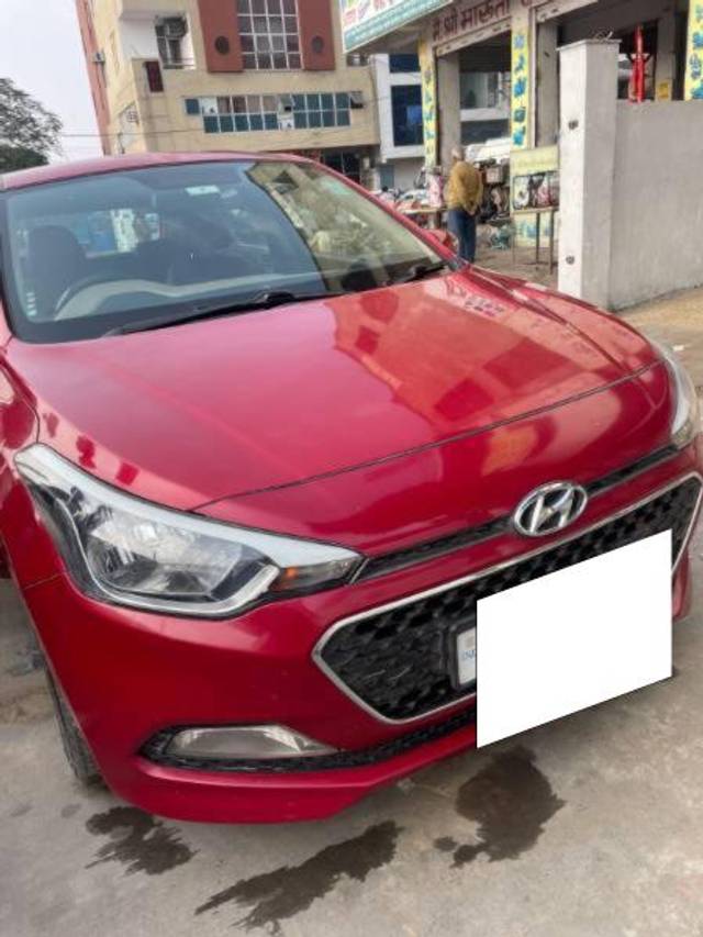 https://images10.gaadi.com/usedcar_image/4597596/original/processed_e7c1de27-f50e-4e80-96ce-640fadbc04d8.jpg?imwidth=6400